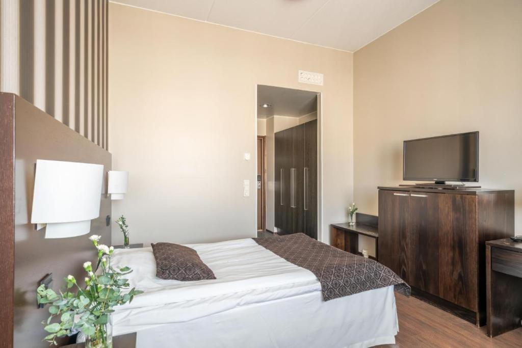 Hotelli Raahen Hovi Exterior photo